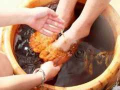 泡脚桶多高合适,泡脚桶选哪些材料好